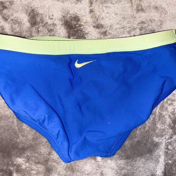 Cute Nike bathing suit - Picture 3 of 3